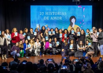 “27 Historias de Amor”: mamás de Teletón Iquique son parte de libro de cartas que visibiliza el rol de las personas cuidadoras