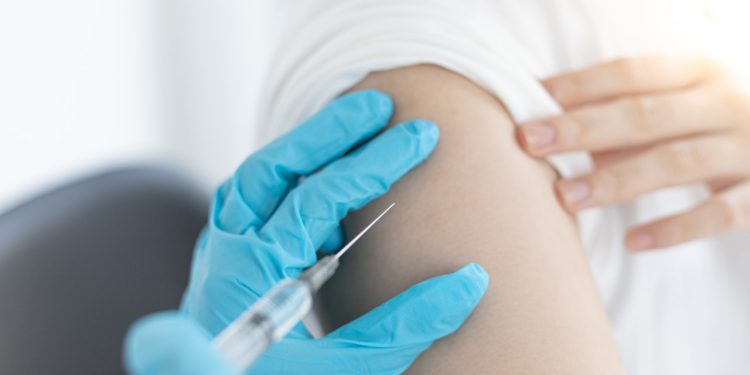 Ante aumento de virus respiratorios pediatras hacen urgente llamado a vacunar a niños y lactantes