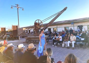 Espectacular e inédita pasarela de moda circular en Oficina Salitrera Humberstone