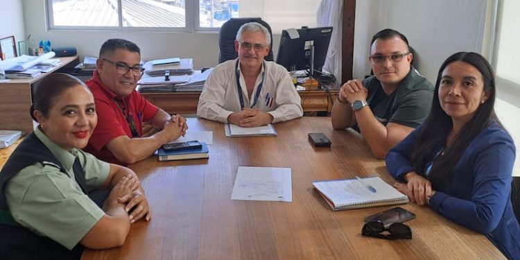 Positiva reunión de la directora de Gendarmería con subdirector del Hospital de Iquique