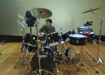 Hugo Navarro «cuelga» las baquetas tras histórico récord mundial de 50 horas tocando batería