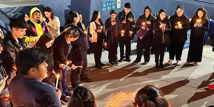 Tarapacá: Emotiva vigilia Candlelight en Memoria de las Víctimas del VIH/Sida