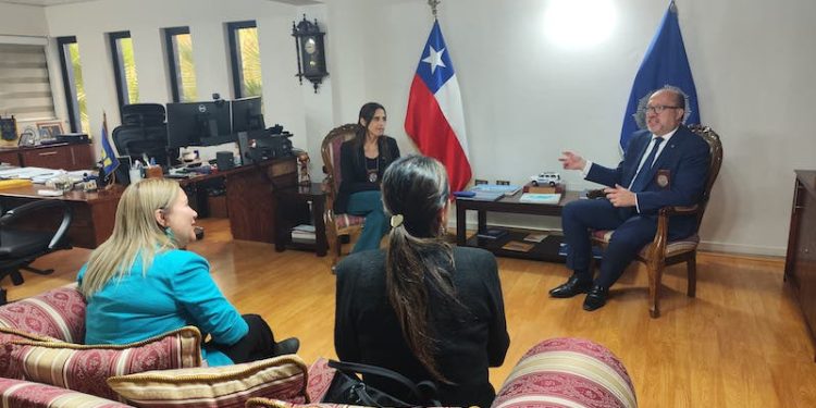 SernamEG y PDI refuerzan coordinación para prevenir y erradicar la violencia contra las mujeres en Tarapacá