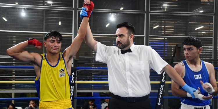 Alto Hospicio vibró con torneo de boxeo amateur en honor a las Glorias Navales