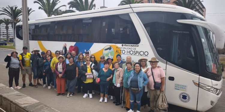 Uso de buses municipales de Alto Hospicio ayudan a concretar sueños y compromisos de organizaciones sociales, deportivas y educativas