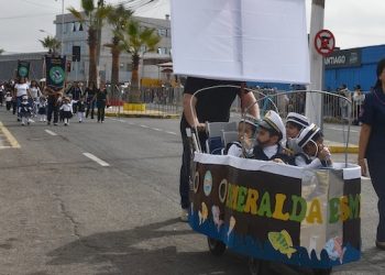 Alumnos de Educación Preescolar rindieron homenaje a las Glorias Navales en Alto Hospicio