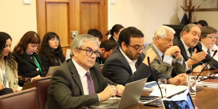 Comisión de Hacienda de la Cámara aprueba el proyecto de Reajuste al Salario Mínimo y lo envía a la Sala