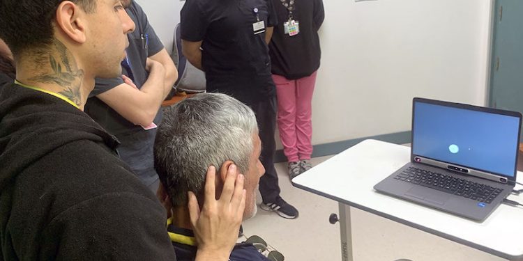 Hospital entregó dispositivo asegurado por Ley Ricarte Soto a persona con esclerosis lateral amiotrófica