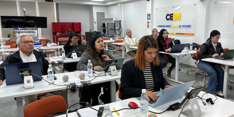 CEIM desarrolla taller sobre Análisis de Datos para proveedores mineros en Iquique