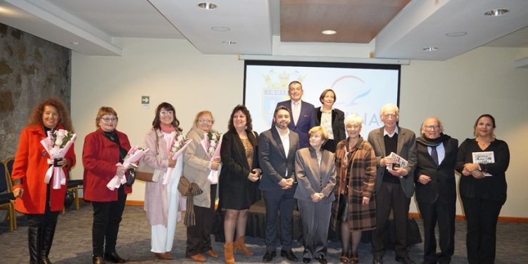 Gran reconocimiento a dos grandes del iquiqueñismo: Mirtha Dubost y Jorge Soria