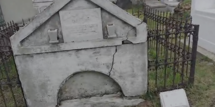 Juan Adamson Mendoza