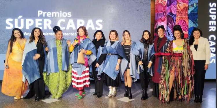 Directora de Corfo Tarapacá reconocida entre 8 mujeres líderes sustentables