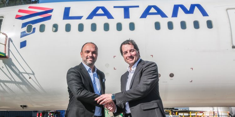 LATAM Pass se une con Aramco para acumulación de millas al cargar combustible en Chile próximamente