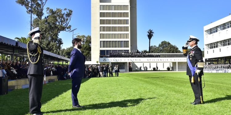 Almirante Fernando Cabrera asume la Comandancia en Jefe de la Armada