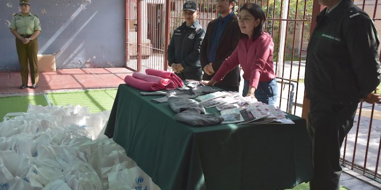 Delegada Presidencial entregó donación a sección materno infantil del CCP Iquique