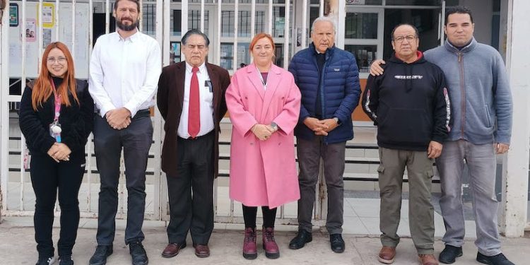 Autoridades se reúnen con comunidad educativa del Colegio «Simón Bolívar» de Alto Hospicio para abordar problemáticas de seguridad