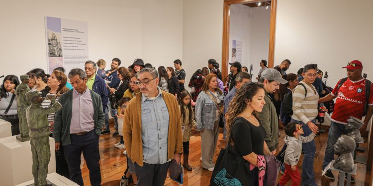 “Grandes Personajes de Nuestra Historia Naval” se despidió de Iquique cautivando a 8 mil 400 visitantes