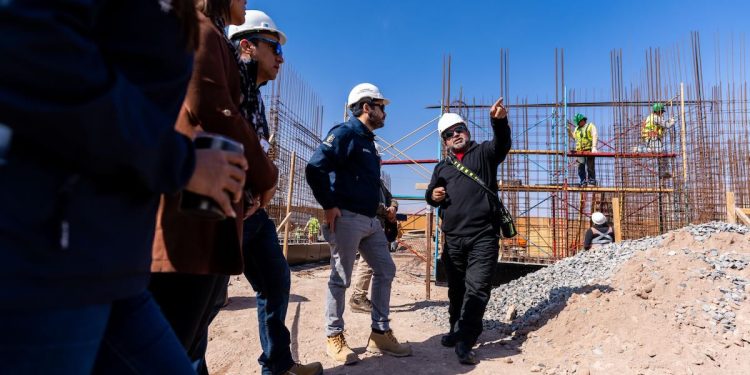 Avanzan obras de nuevos cuarteles para Bomberos de Alto Hospicio