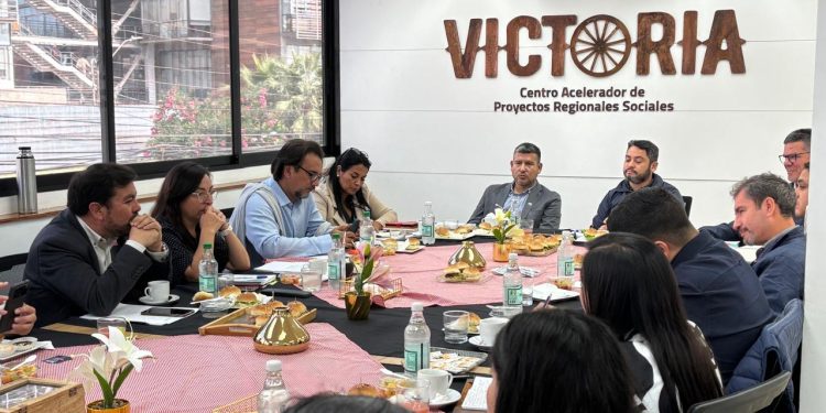 Convenio entre SLEP Iquique y UTA genera nuevas oportunidades de crecimiento para estudiantes de la región