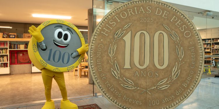 Banco Central realiza taller con Alejandra Costamagna y María Paz Rodríguez en el marco del concurso historias de peso