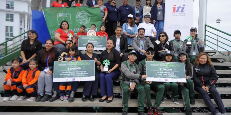 Tres establecimientos educacionales de Tarapacá  reciben fondos para iniciativas ambientales escolares