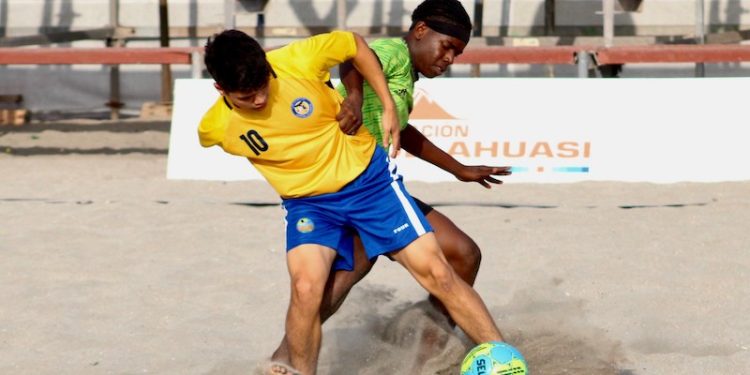 Con grandes partidos se inició Regional de Fútbol Playa de los Juegos Deportivos Escolares 2025