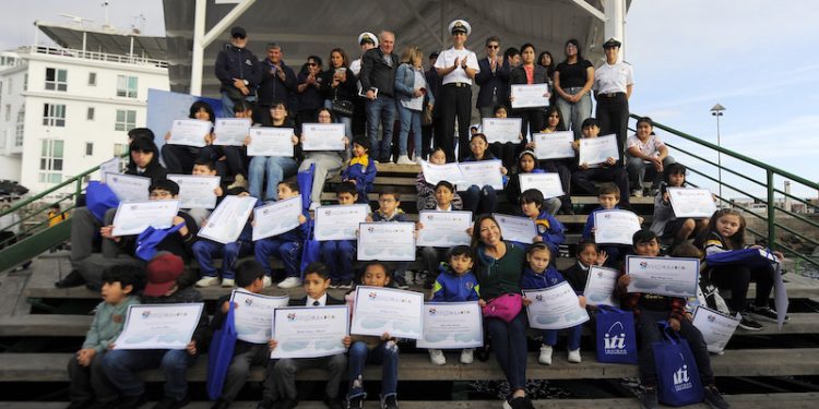 ITI, Armada y Lancheros premiaron a 48 alumnos ganadores de concurso de dibujo y cuentos cortos