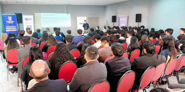 Seminario Cemit-UTA demostró datos relevantes sobre la realidad económica de la provincia de Iquique  