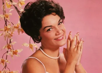 Muere Connie Francis, la primera mujer en ser número uno en Billboard / Vendió más de 200 millones de discos