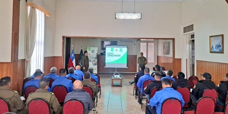 Carabineros capacitó a encargados de seguridad municipal de las comunas de Tarapacá