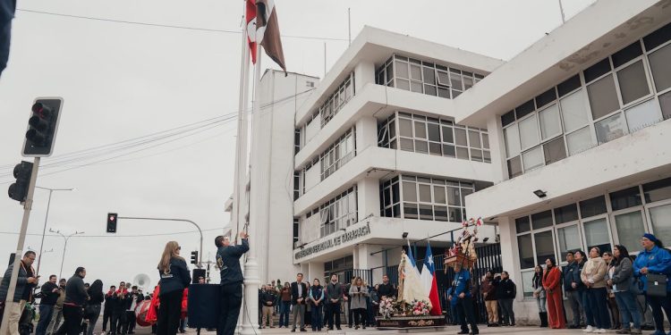 Gobierno de Tarapacá comenzó julio con izamiento de bandera en honor a la Virgen del Carmen