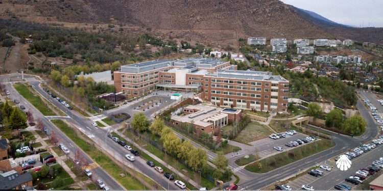 Clínica Universidad de los Andes realizará más de 2 mil 250 cirugías gratuitas a pacientes en lista de espera