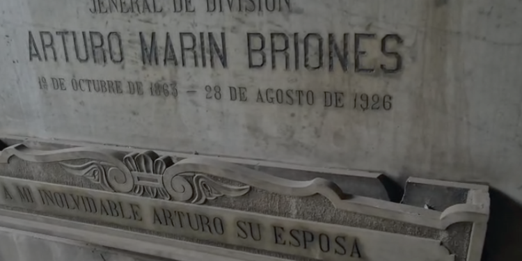 General de División, Arturo Marín Briones