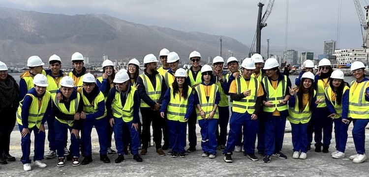 Estudiantes de Alto Hospicio valoran experiencia en Puerto de Iquique
