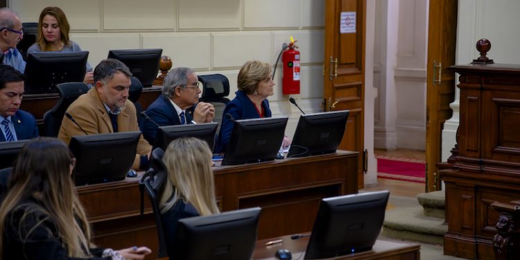 Expertos internacionales respaldan propuestas de Evelyn Matthei para enfrentar el crimen organizado