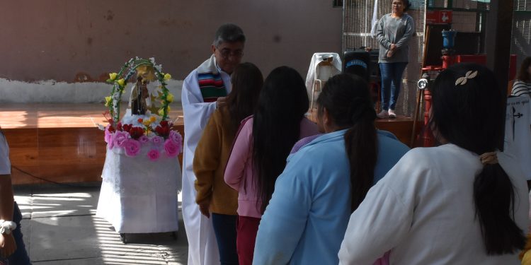 Internas de la capellanía católica celebraron fiesta de La Tirana