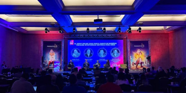 Expertos destacan el potencial recaudatorio del juego en línea y critican la demora injustificada en su regulación