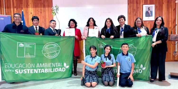 SLEP Iquique avanza hacia una educación más verde con nuevas certificaciones ambientales