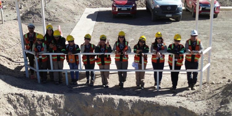 Lomas Bayas da la bienvenida a una nueva generación de mujeres que transforman la minería