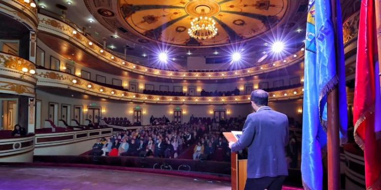 Ministro de Bienes Nacionales encabeza concurrida cuenta pública y dispone inmuebles claves para Tarapacá