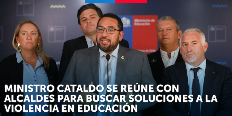 “Presentes contra la violencia”: Mineduc convoca a jornada nacional de reflexión en todos los establecimientos educacionales del país