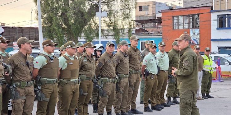 Carabineros de Tarapacá detuvo a 17 infractores con órdenes vigentes