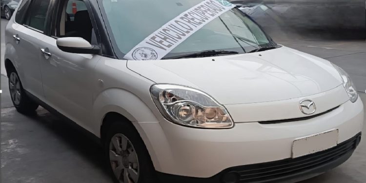 Carabineros detuvo a 5 menores de edad por receptación / Andaban en vehículo robado