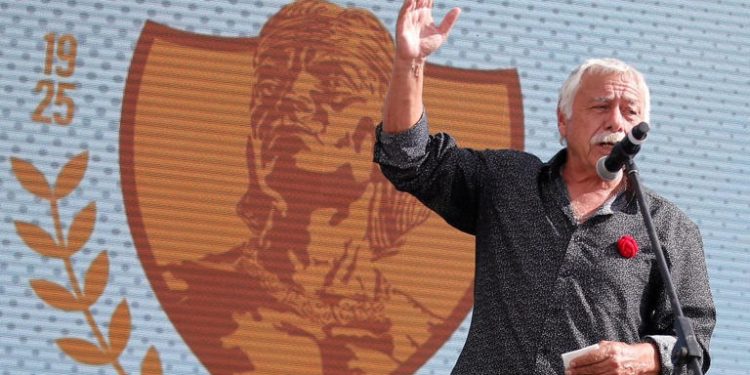 Caszely le raya la cancha a Brayan Cortés: «El que no quiere estar en Colo-Colo, que se vaya nomás»