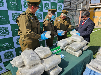 Detenidos dos extranjeros con 724 kilos de marihuana / Droga iba oculta en un vehículo de carga