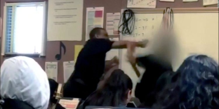 Colegio de Profesores gana demanda laboral a favor del docente agredido por alumno