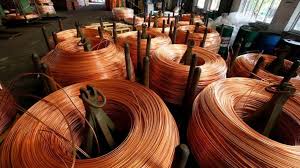 Respiro para Chile: Trump excluye al cobre refinado del arancel del 50%