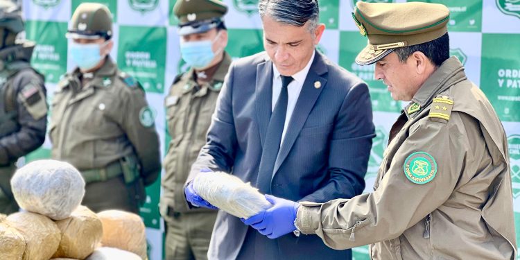 Cuatro detenidos y millonaria incautación de marihuana