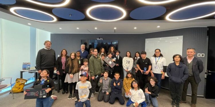 Jóvenes talentos desarrollaron videojuegos con impacto social en final de las Olimpiadas de Tecnología 2025