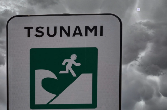 NOAA y SHOA emiten aviso por amenaza de tsunami para costas de Chile tras terremoto 8.7 en Rusia